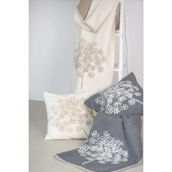 David Fussenegger Dolde Kissenhülle - 50x50 Cm - Anthrazit 4 David Fussenegger Dolde Kissenhülle - 50x50 Cm - Anthrazit – Bild 2