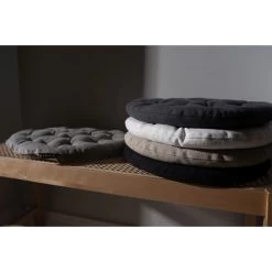 Linum PEPPER Sitzkissen Rund - Ø 37 Cm - Höhe 3 Cm - Granitgrau G19 9 Linum PEPPER Sitzkissen Rund - Ø 37 Cm - Höhe 3 Cm - Granitgrau G19 -Boutique-Kissen-Discounter 432279 big 4