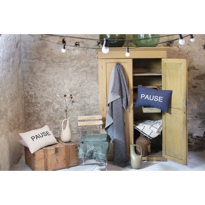 David Fussenegger NOVA Pause Kissenhülle - 40x60 Cm - Blau 4 David Fussenegger NOVA Pause Kissenhülle - 40x60 Cm - Blau – Bild 2