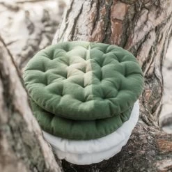 Linum PEPPER Sitzkissen Rund - Ø 37 Cm - Höhe 3 Cm - Moss Green A18 8 Linum PEPPER Sitzkissen Rund - Ø 37 Cm - Höhe 3 Cm - Moss Green A18 -Boutique-Kissen-Discounter 455005 big 2