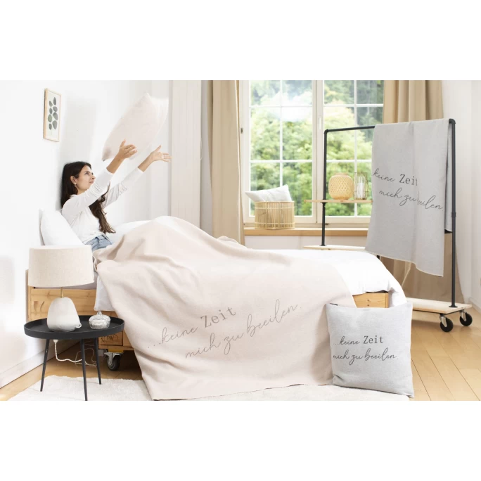 David Fussenegger SILVRETTA Keine Zeit Kissenhülle - 50x50 Cm - Filz 4 David Fussenegger SILVRETTA Keine Zeit Kissenhülle - 50x50 Cm - Filz – Bild 2