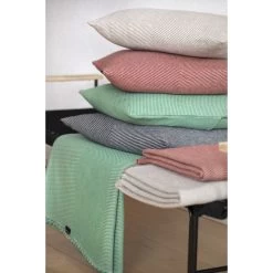 David Fussenegger NOVA Kissenhülle Fischgrät Gespiegelt - 50x50 Cm - Weinrot -Boutique-Kissen-Discounter 481860 big 1